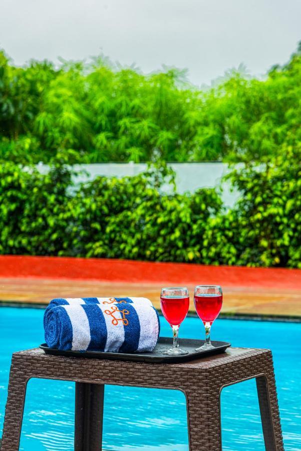 Villa Saffronstays Willowbrook Cedar, *