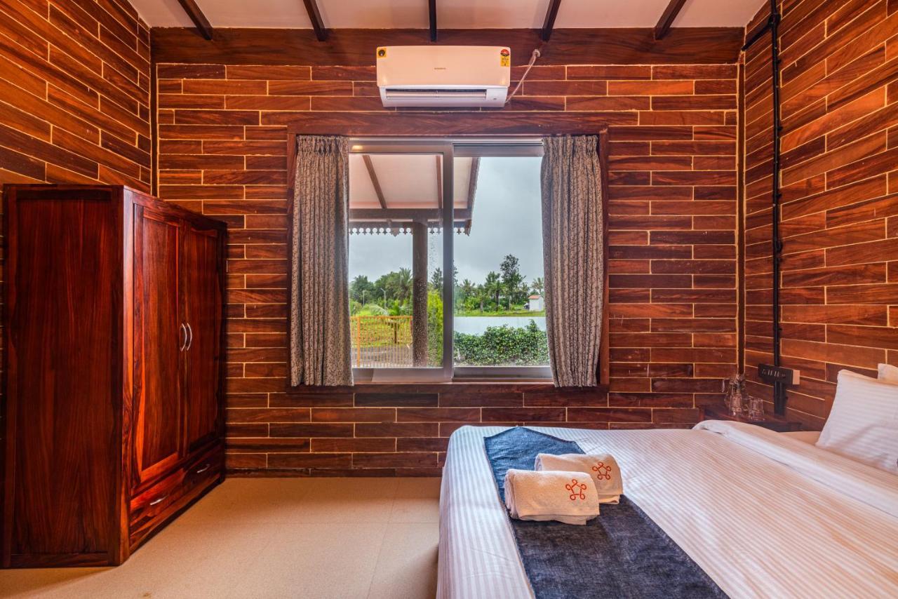 Villa Saffronstays Willowbrook Cedar, Nashik