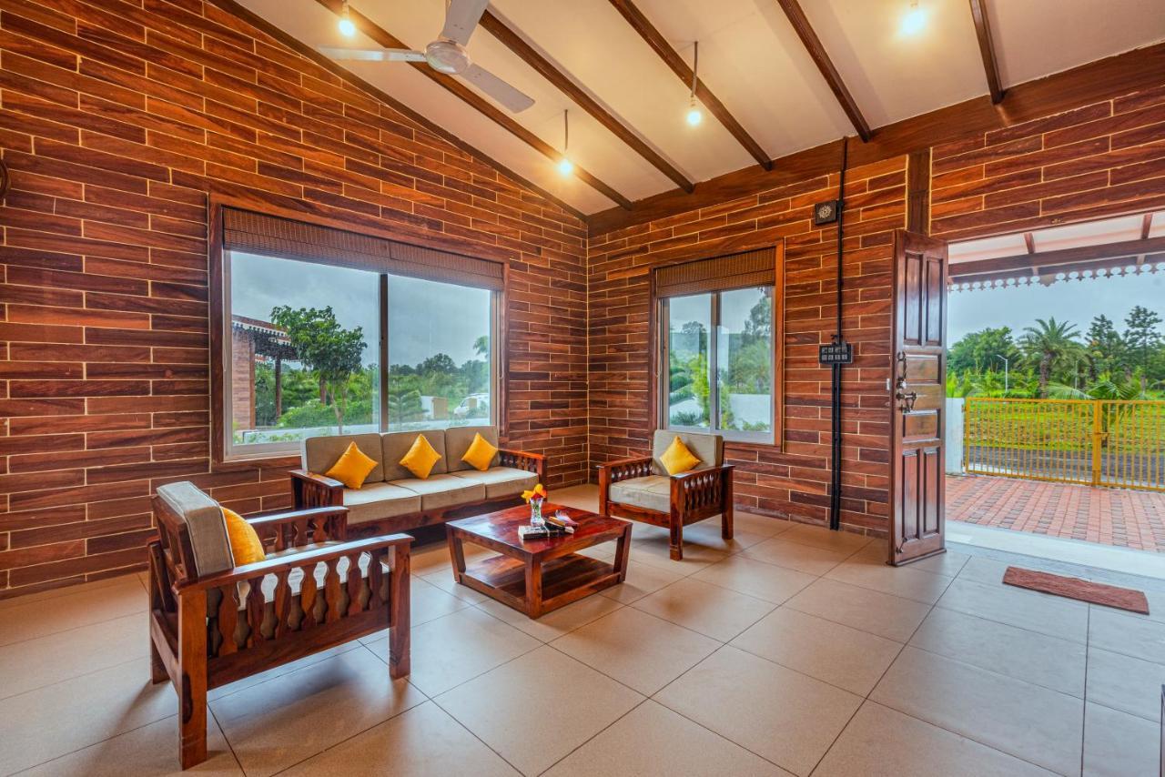 Saffronstays Willowbrook Cedar, Nashik
