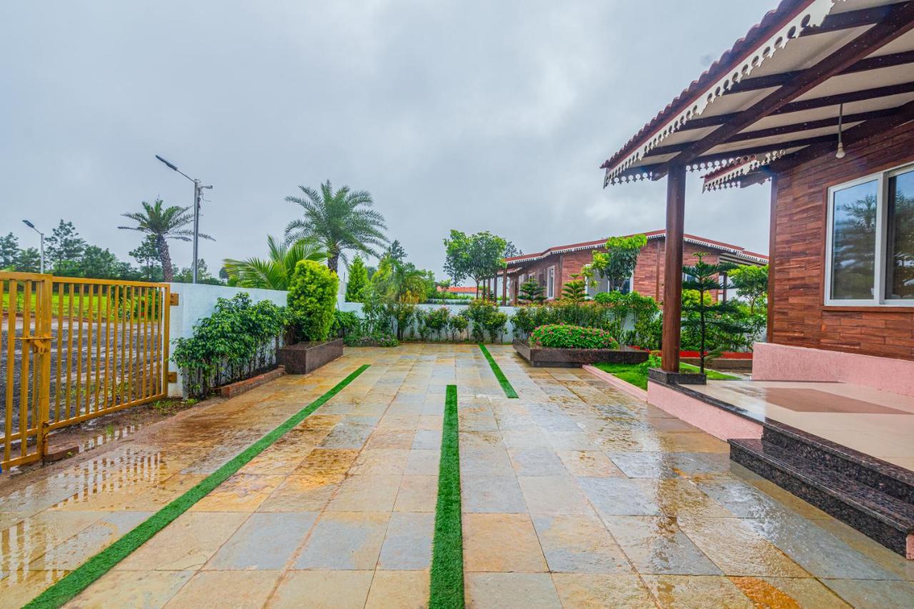 Saffronstays Willowbrook Arbor, *