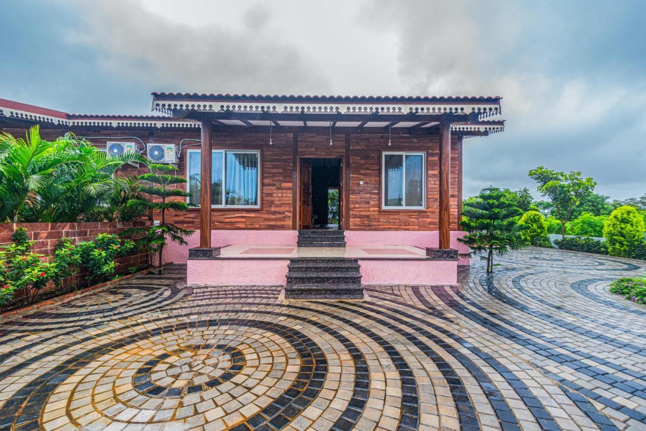 Saffronstays Willowbrook Arbor, * Nashik