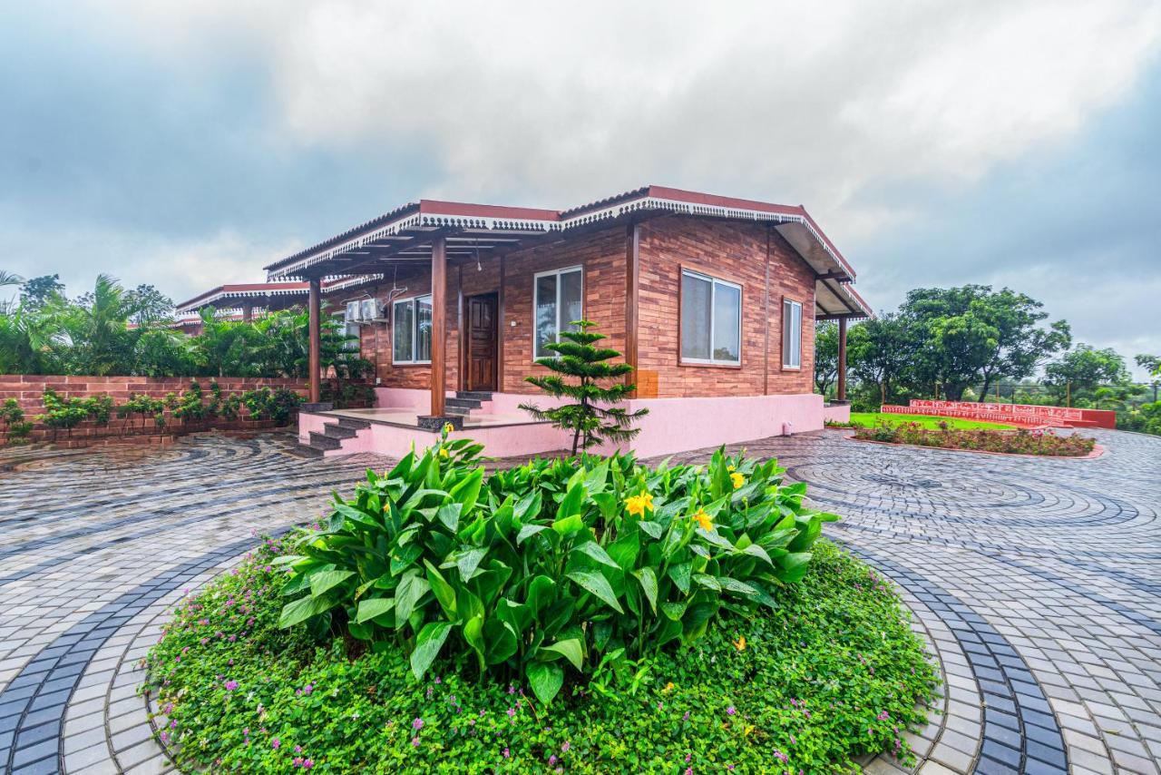 Villa Saffronstays Willowbrook Arbor, *