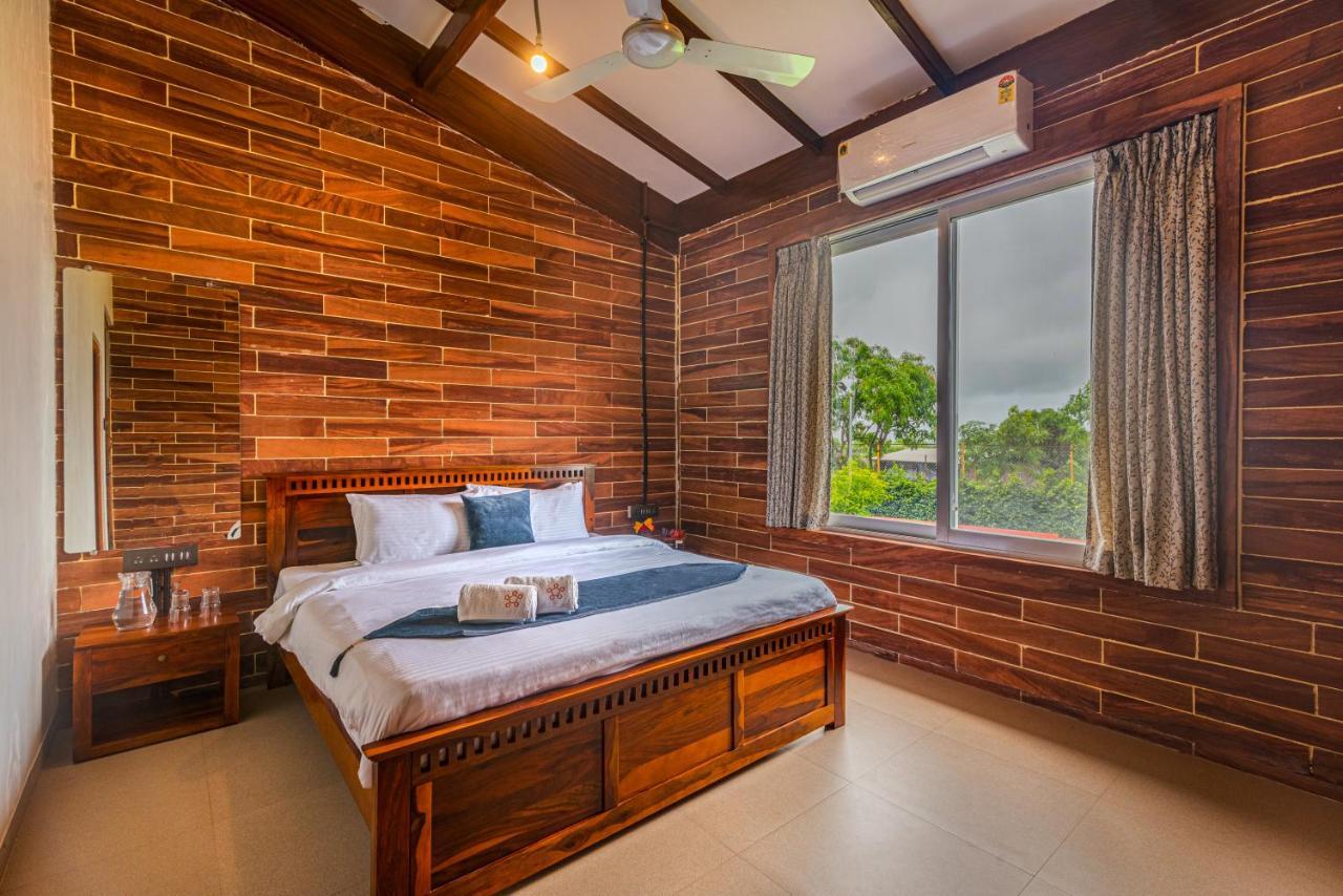Saffronstays Willowbrook Cedar, Nashik