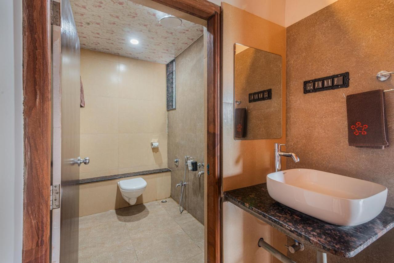 Villa Saffronstays Willowbrook Arbor,