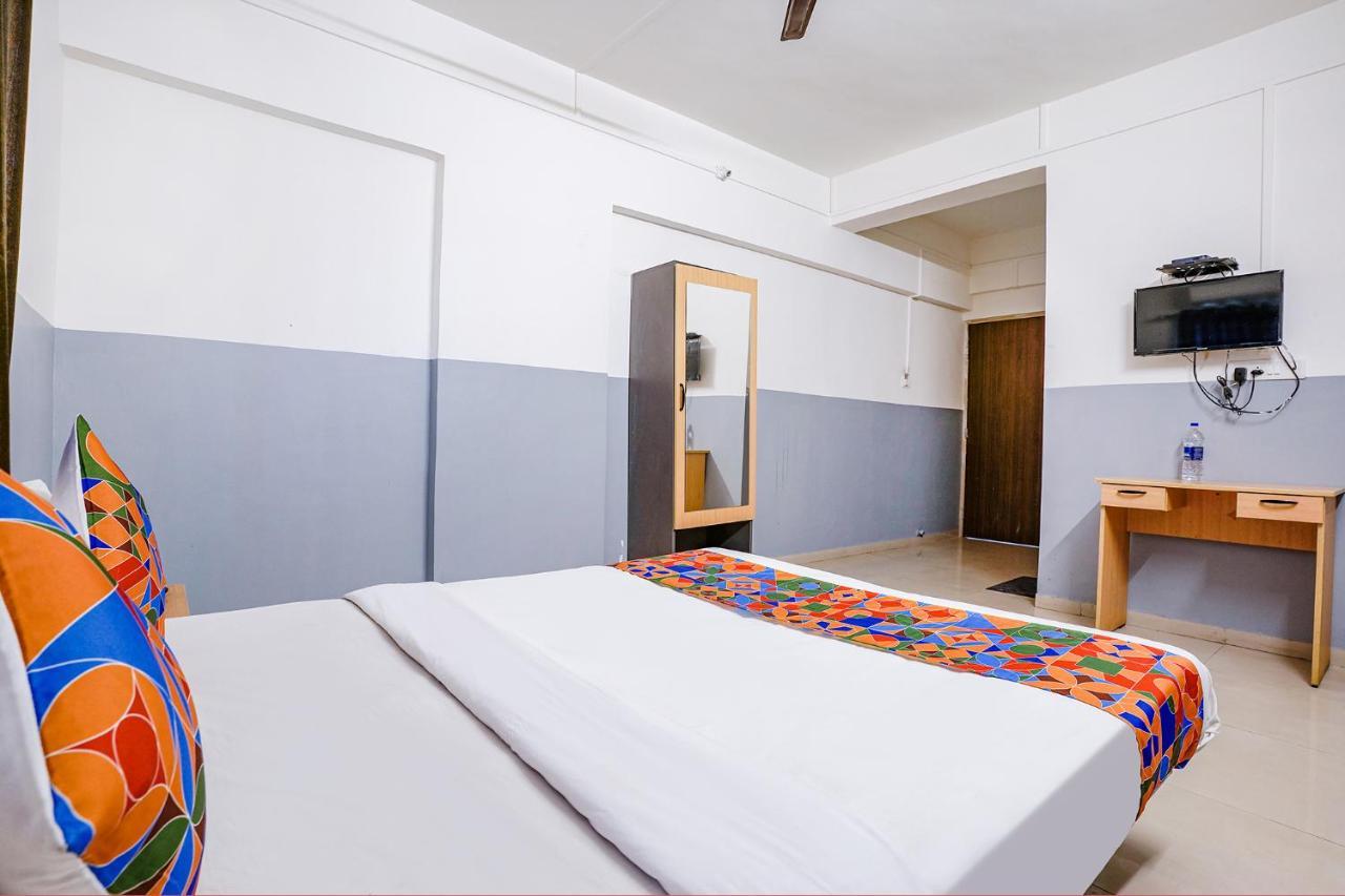 Hotel Fabhotel Bhakti Sankul
