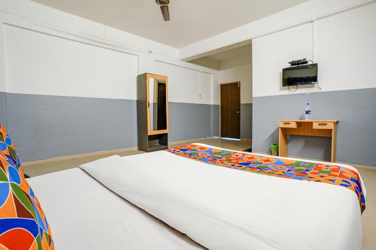 Hotel Fabhotel Bhakti Sankul