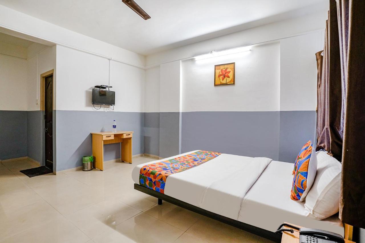 Hotel Fabhotel Bhakti Sankul