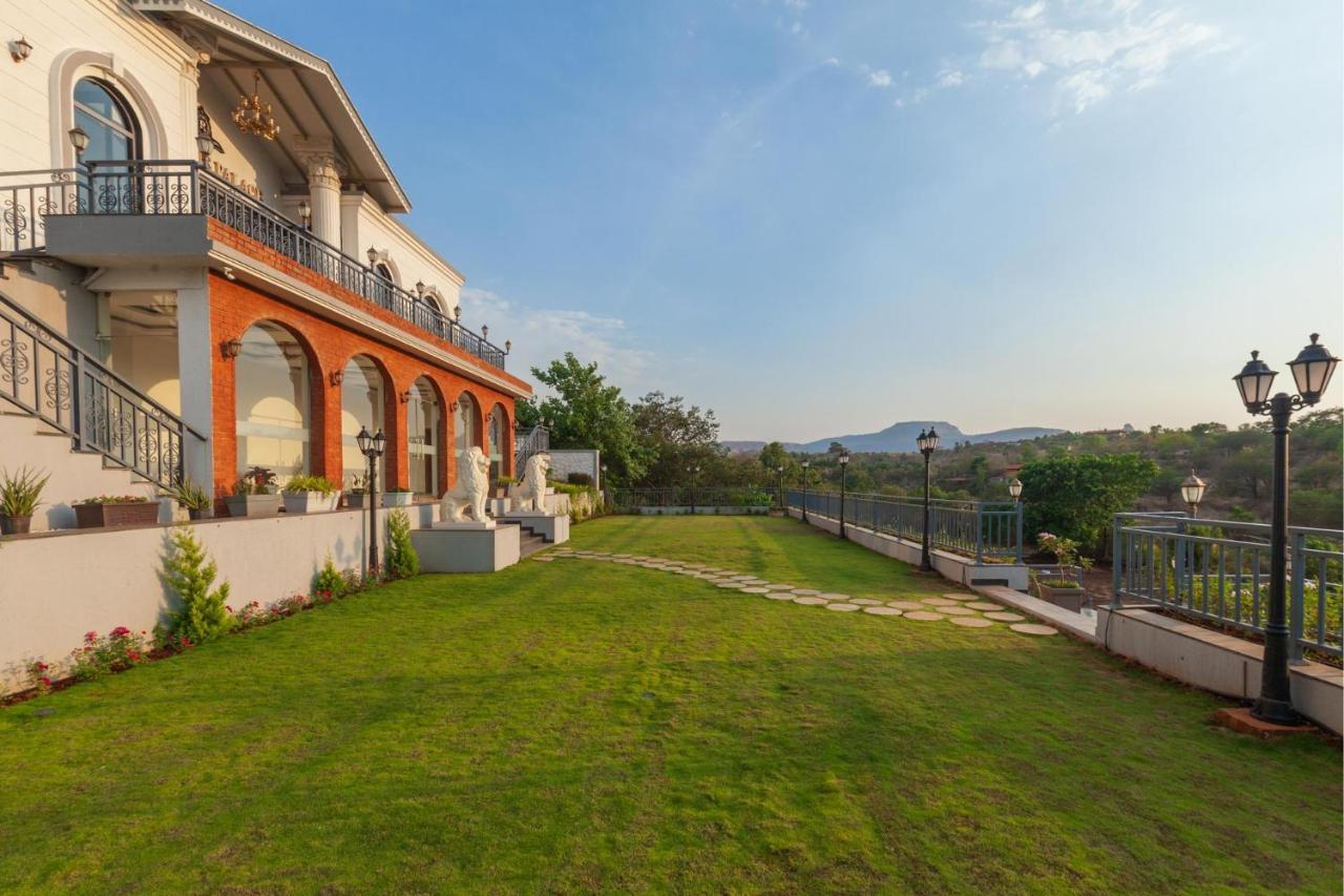Bellevue Palace: Luxurious Staycation With Pool And Activities *