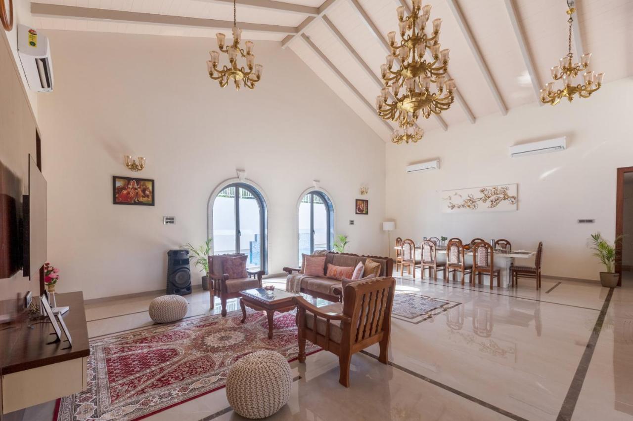 Villa Bellevue Palace: Luxurious Staycation With Pool And Activities