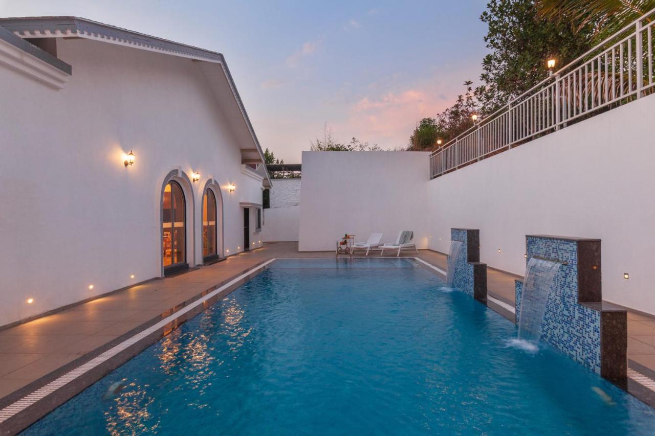 Villa Bellevue Palace: Luxurious Staycation With Pool And Activities