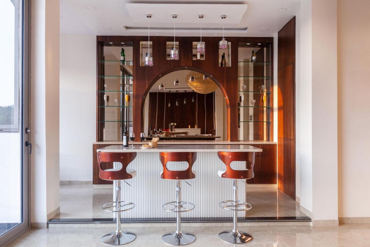 Bellevue Palace: Luxurious Staycation With Pool And Activities *