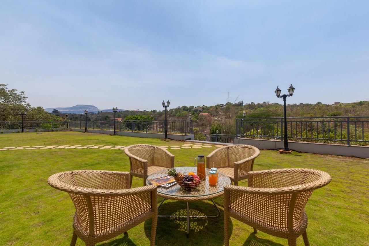 Bellevue Palace: Luxurious Staycation With Pool And Activities Villa *
