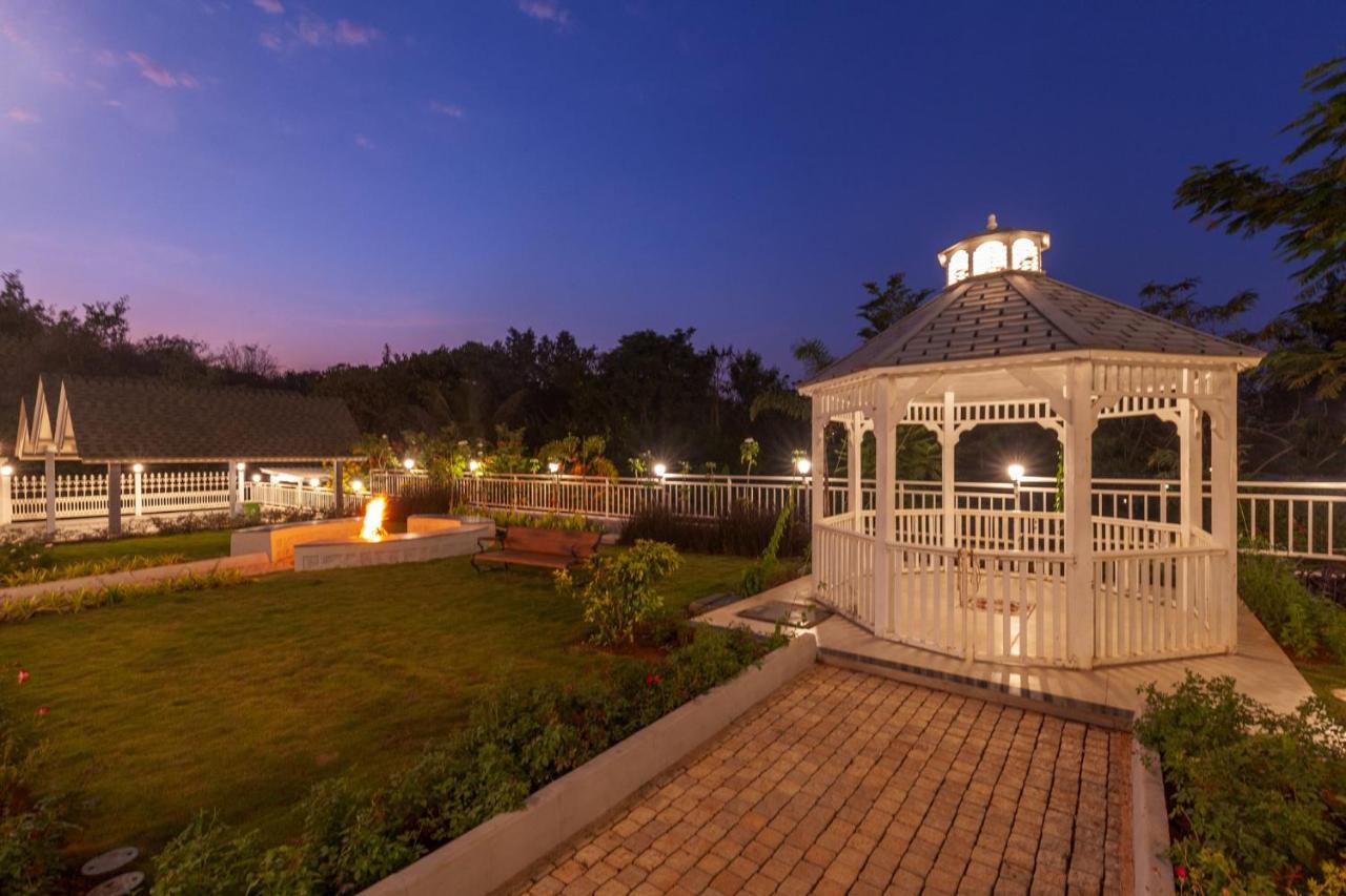 Villa Bellevue Palace: Luxurious Staycation With Pool And Activities