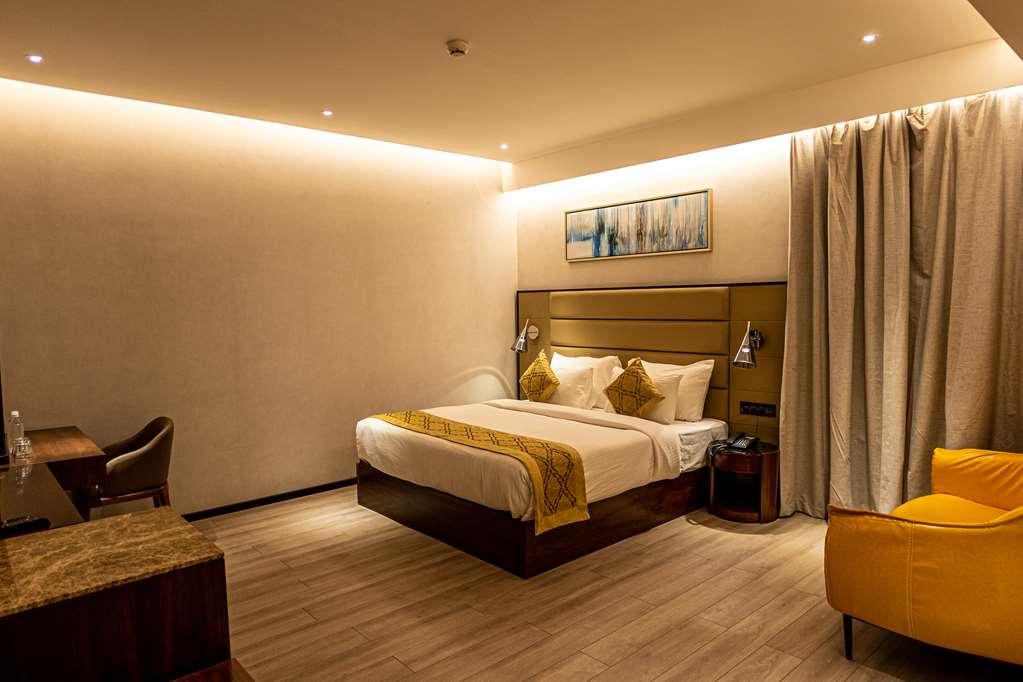 Enrise By Sayaji Group Hotel *