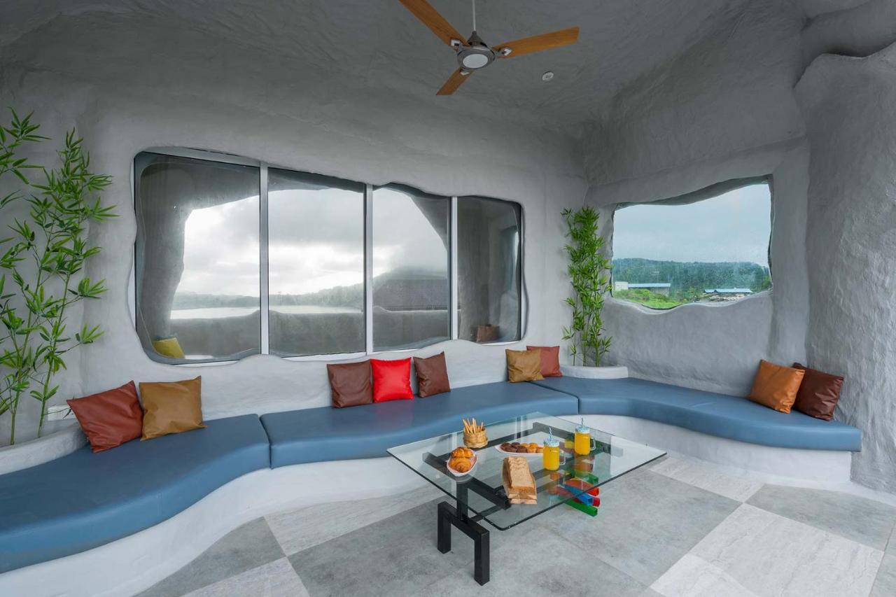Stonera: Mountain Retreat With Indoor Pool & Outdoor Firepit