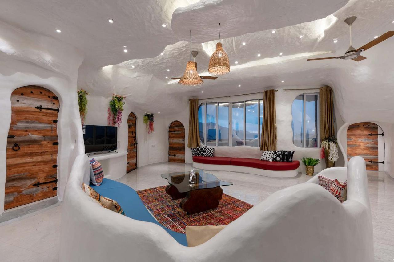 Villa Stonera: Mountain Retreat With Indoor Pool & Outdoor Firepit