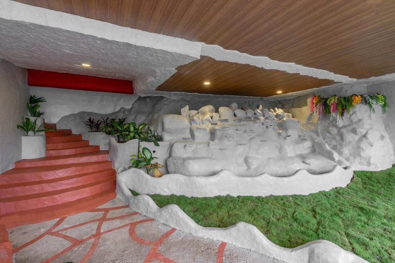 Stonera: Mountain Retreat With Indoor Pool & Outdoor Firepit *