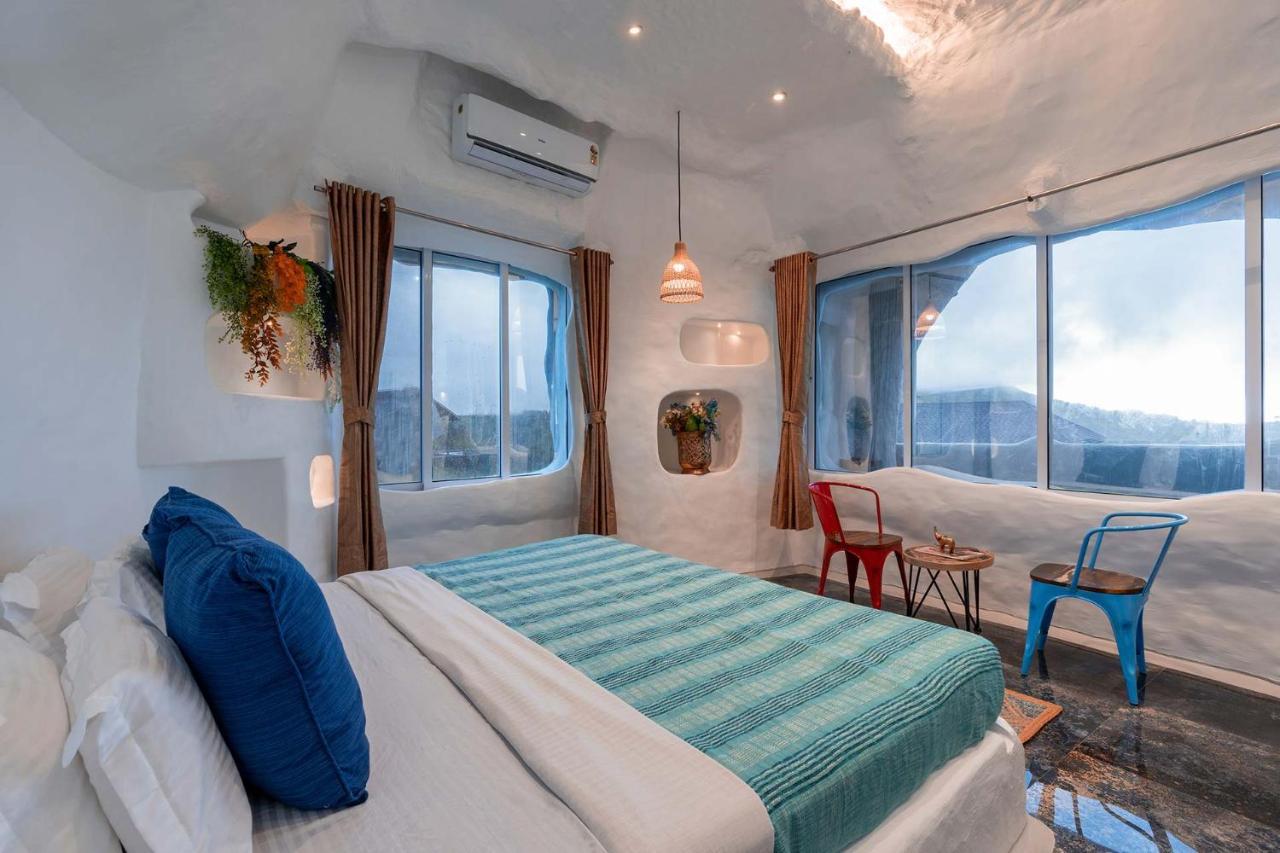Stonera: Mountain Retreat With Indoor Pool & Outdoor Firepit * Nashik