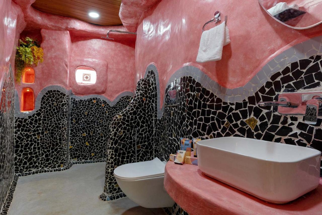 Stonera: Mountain Retreat With Indoor Pool & Outdoor Firepit Nashik