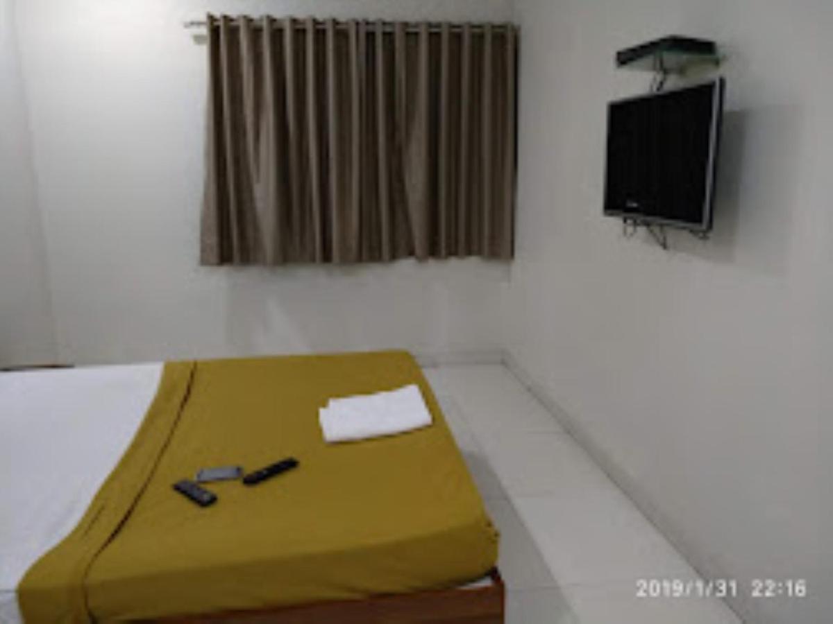 Avanti, Hotel