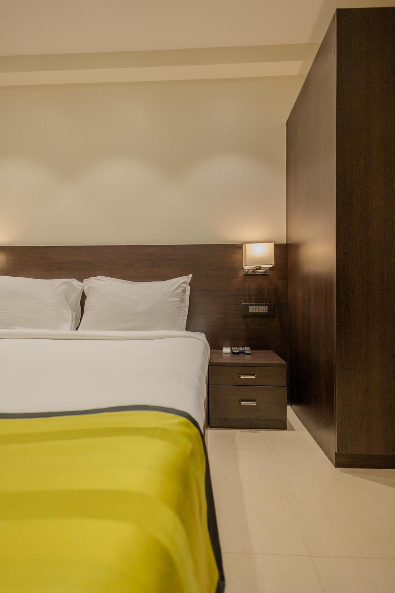 Freesia Residency By Express Hotel 3*