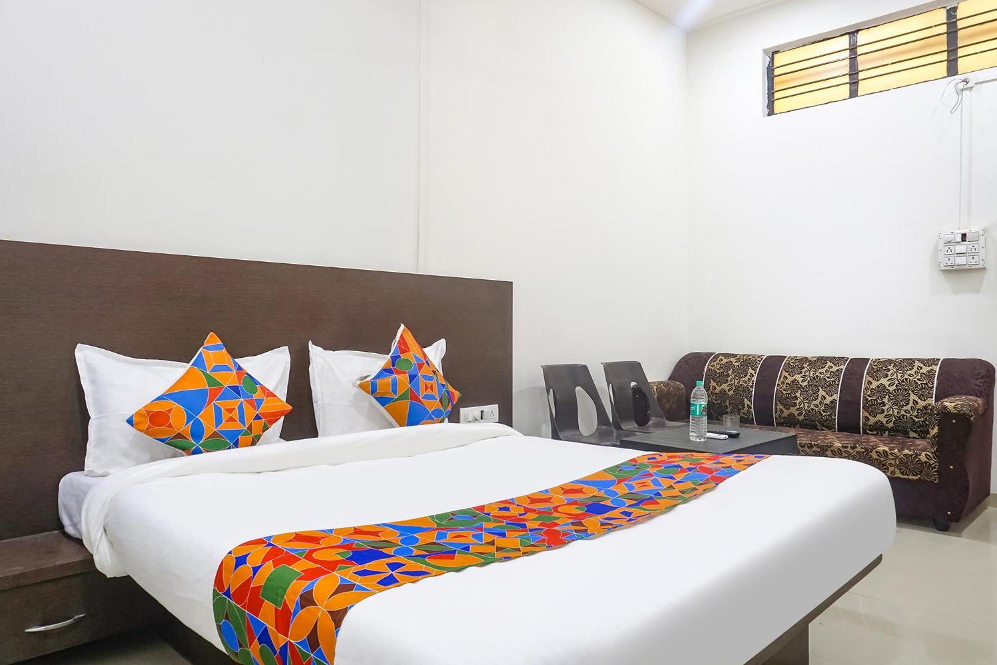 Fabhotel Om Sai - Nr Railway Station Hotel