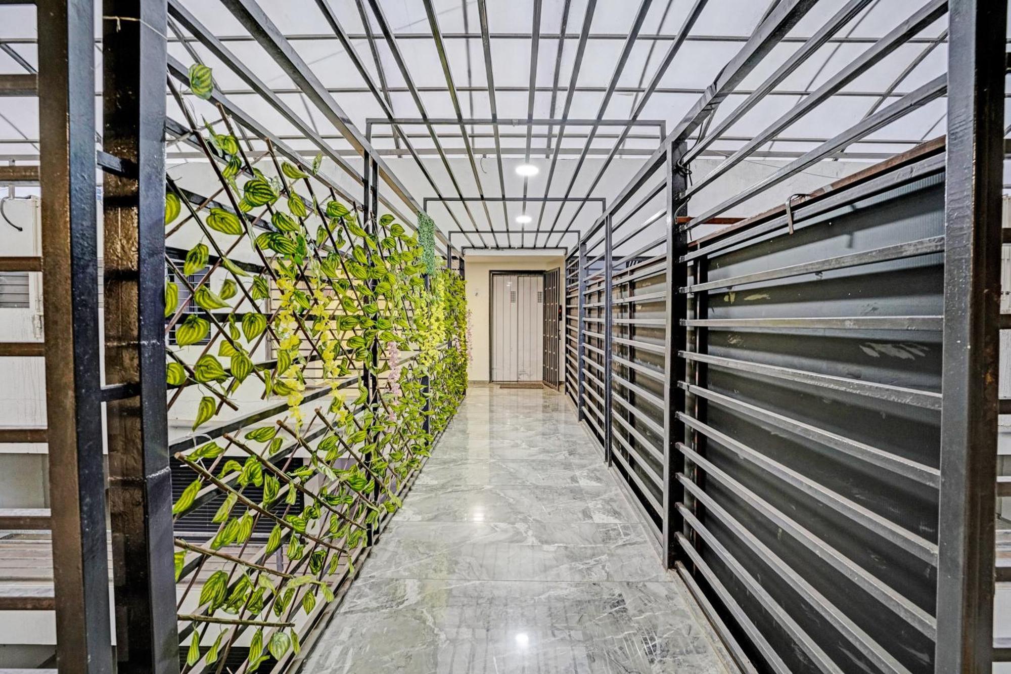 Hotel O Bharti - 3*