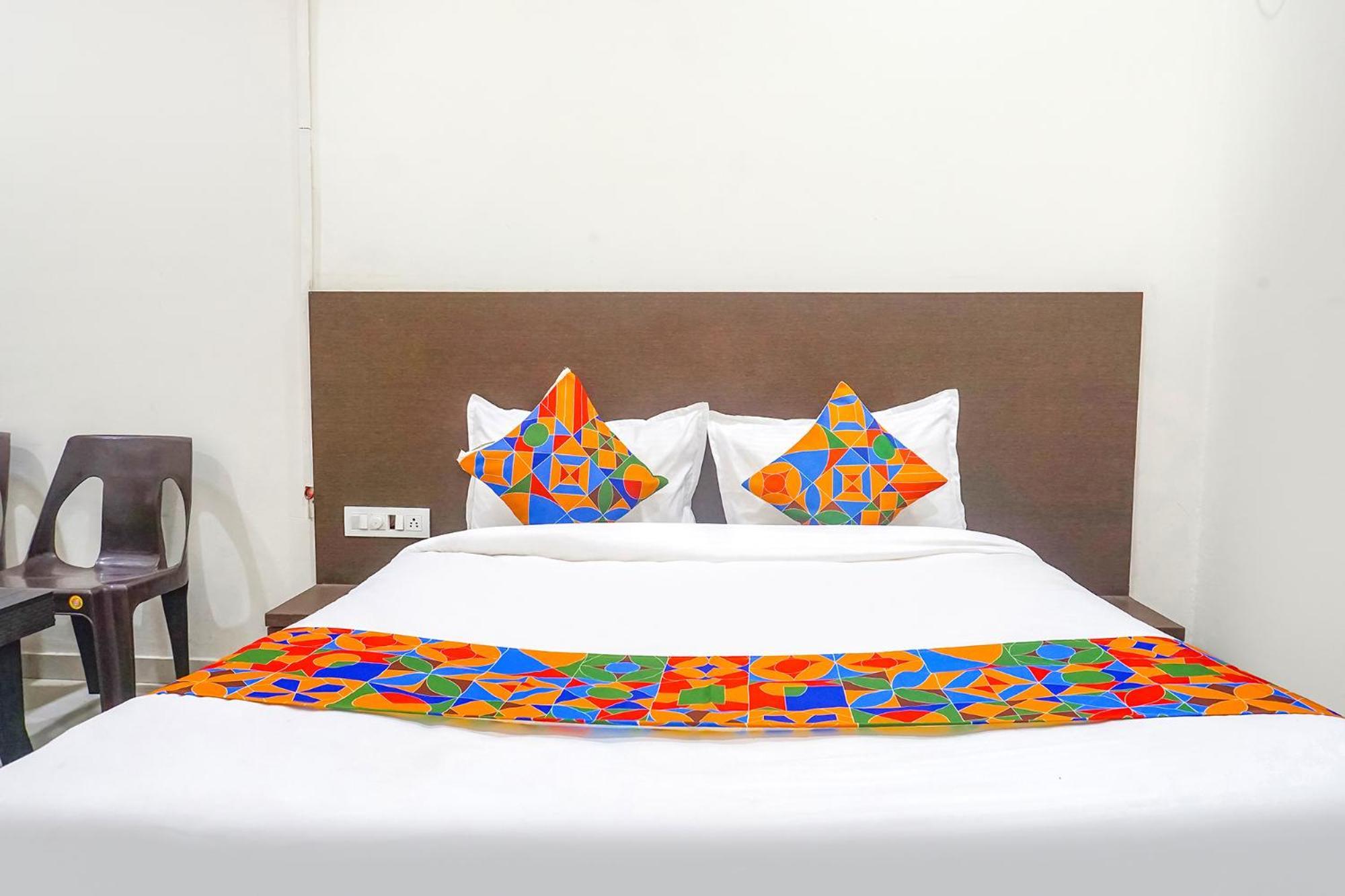 Fabhotel Om Sai - Nr Railway Station Nashik
