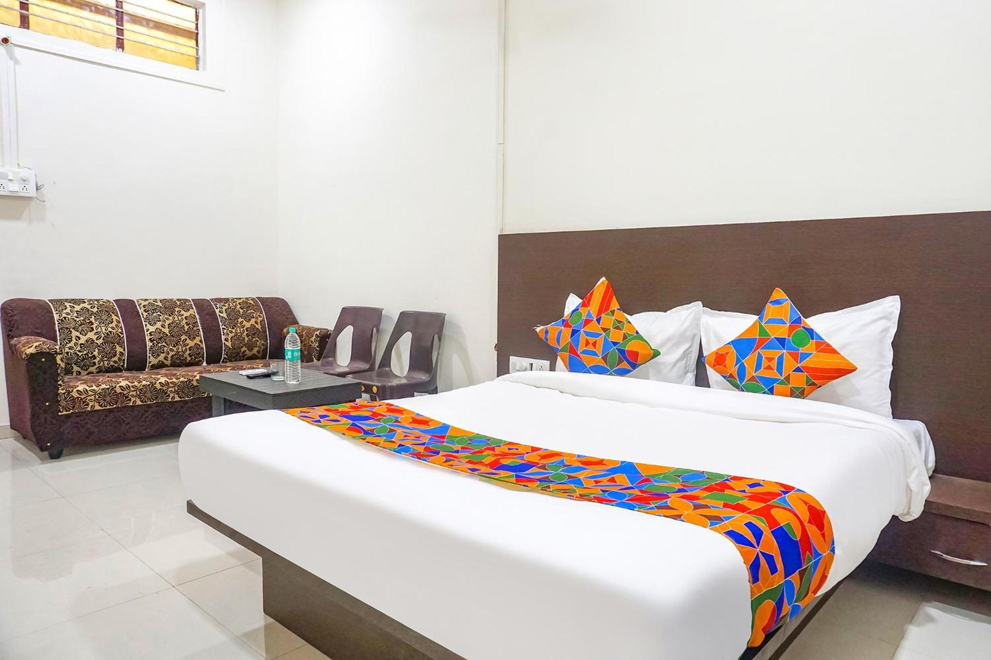 Fabhotel Om Sai - Nr Railway Station Hotel