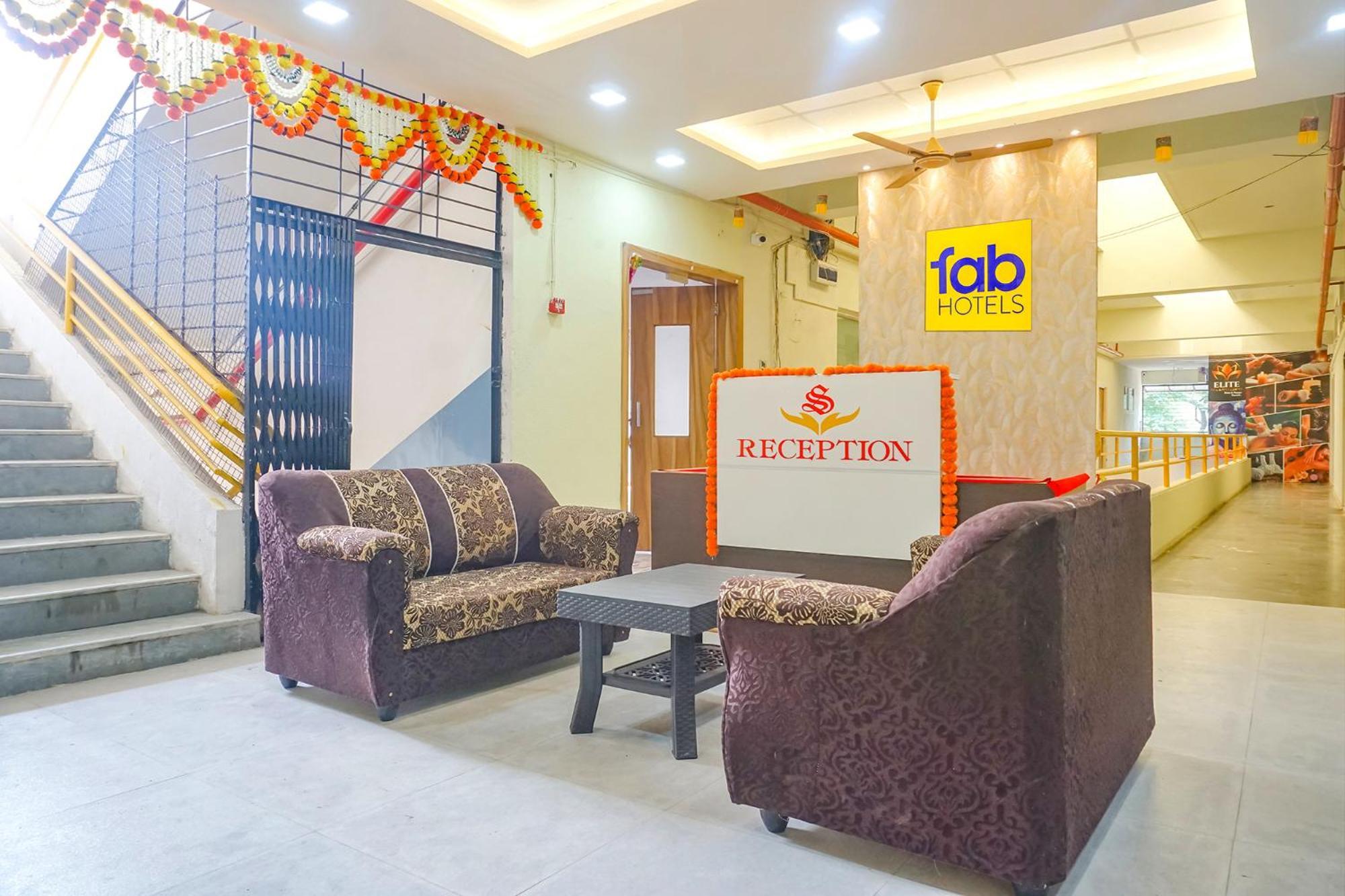 Hotel Fabhotel Om Sai - Nr Railway Station 3*