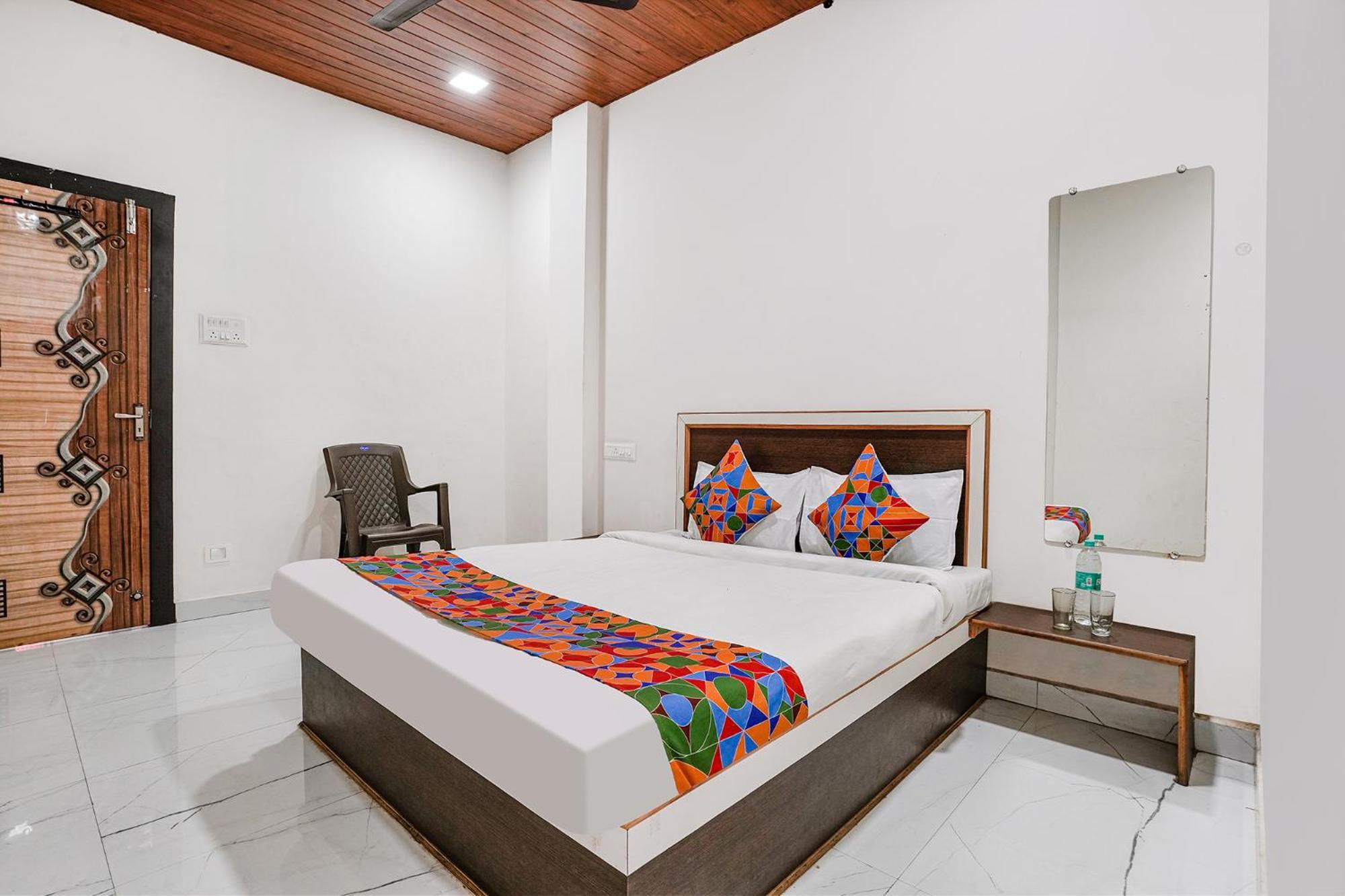 Hotel Fabexpress Sai I - Nr Railway Station