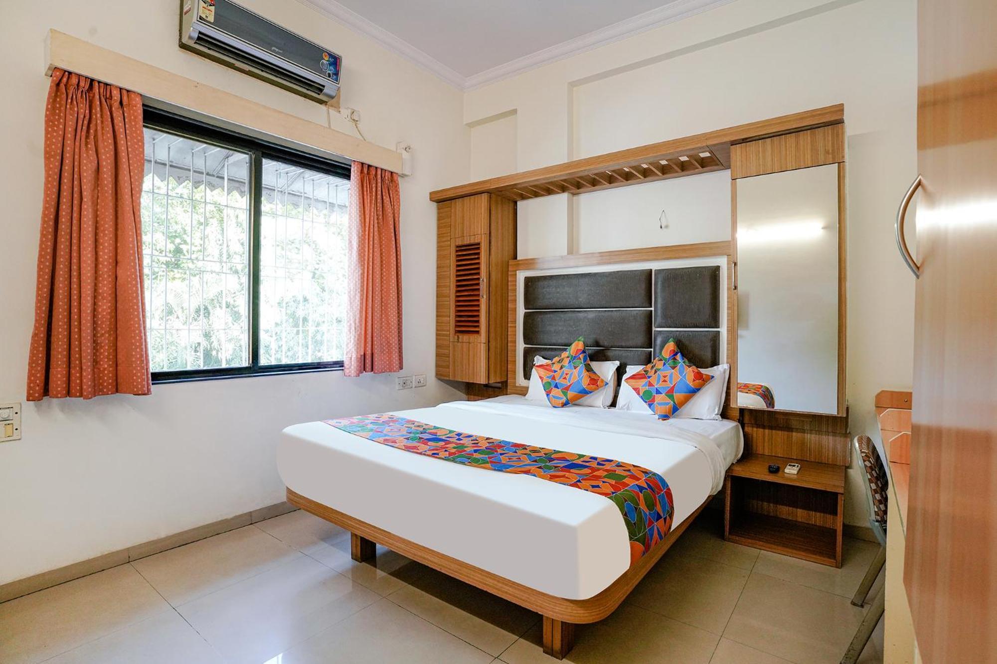 Fabexpress Shanti - Nr Vijay Mamta Theatre, Road Nashik