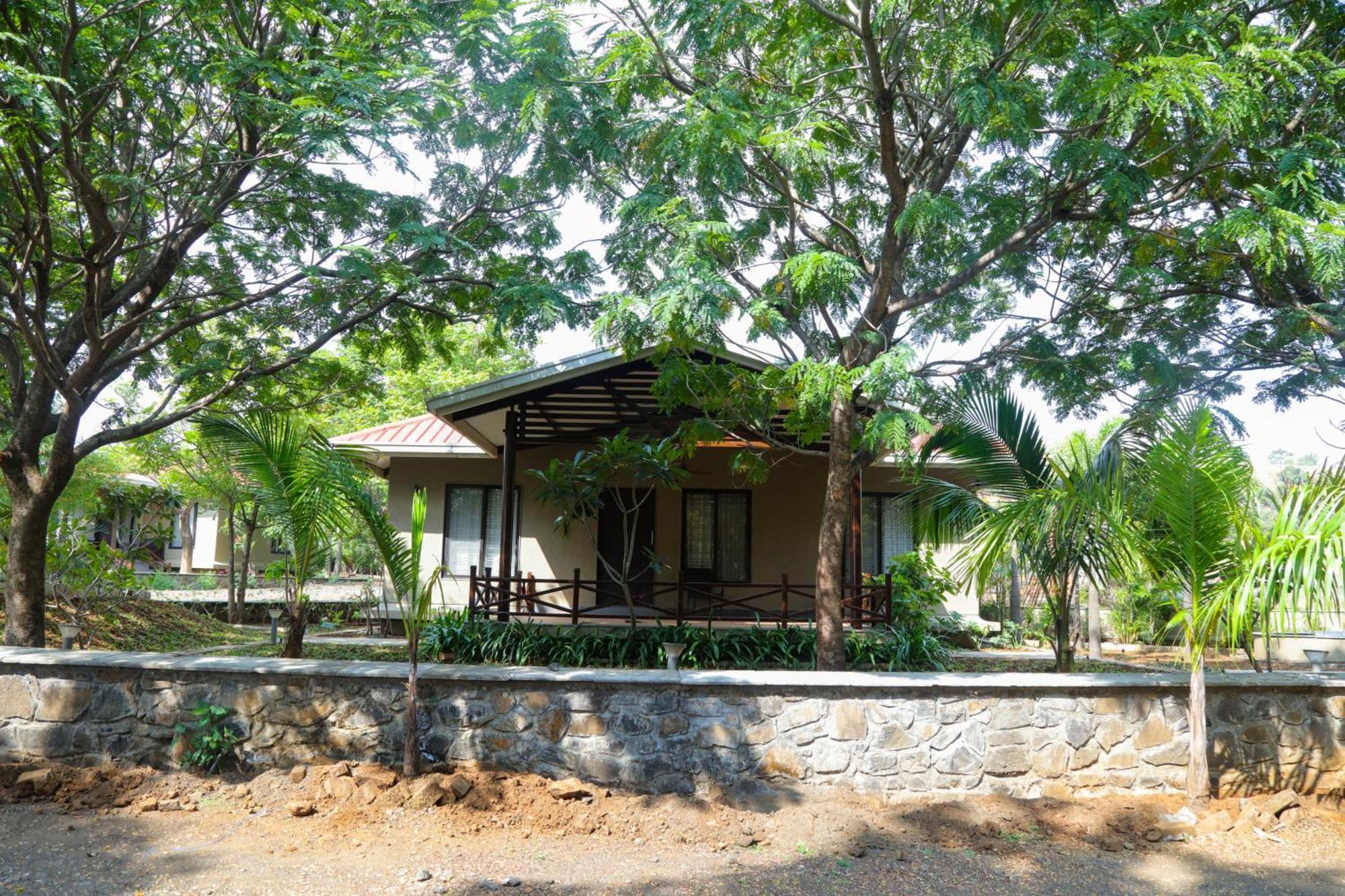 Hotel E&g Courts At Koroli Hill Station