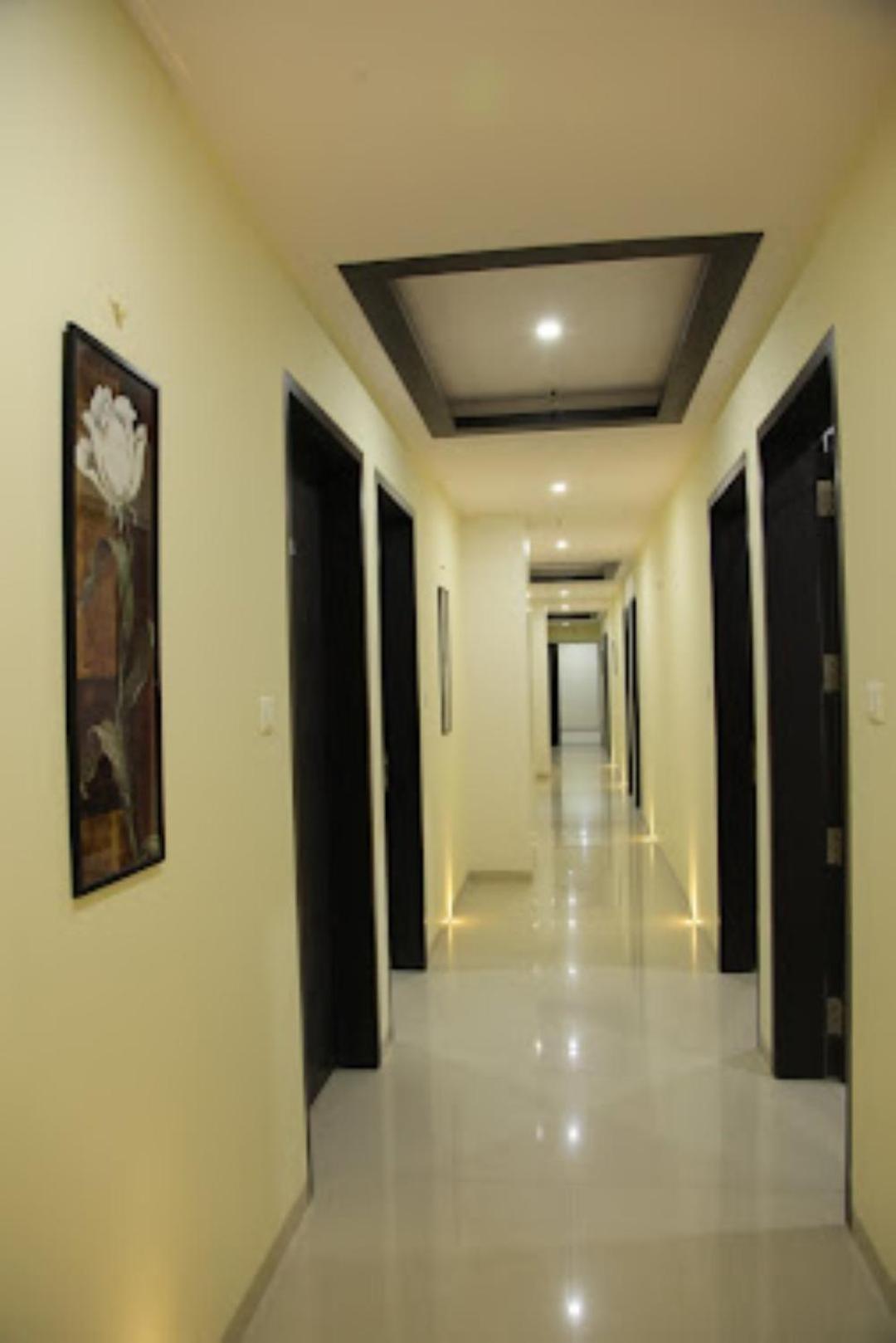 Hotel Panchavad Pride , 2*
