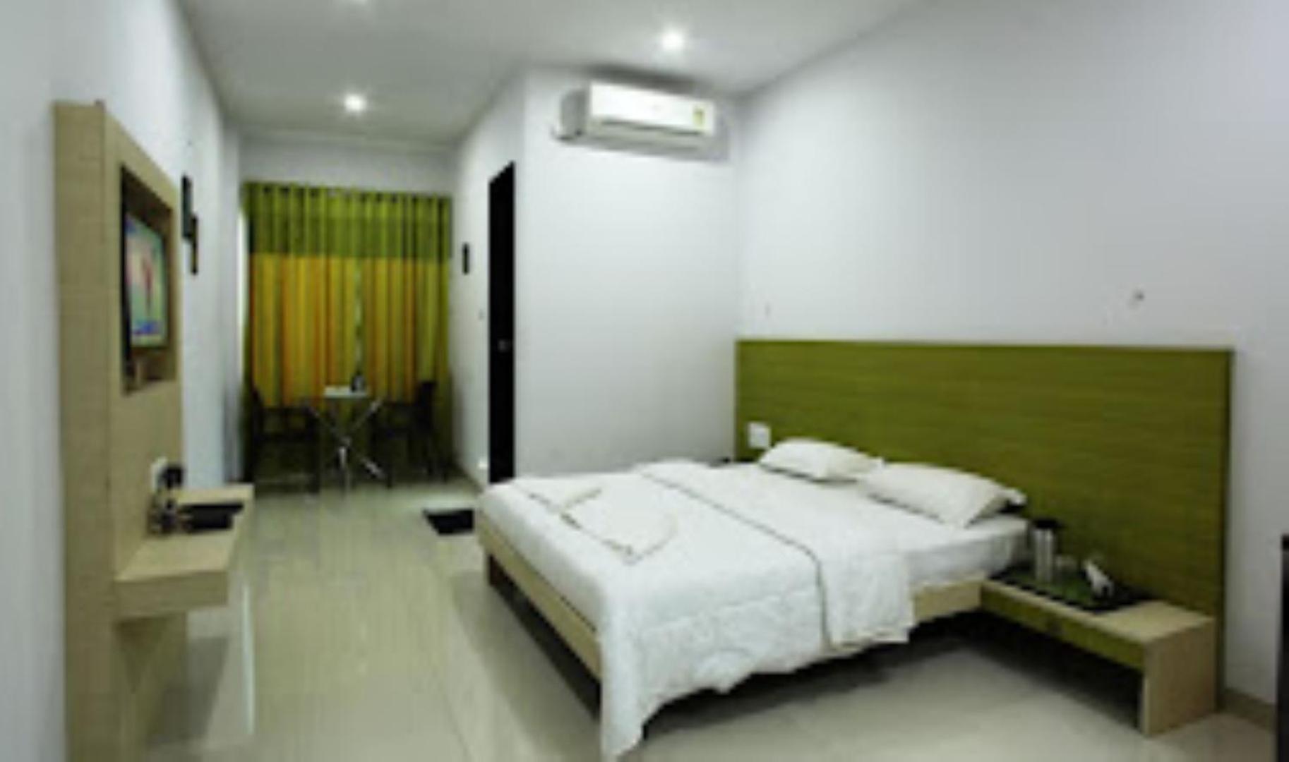 Panchavad Pride , Hotel