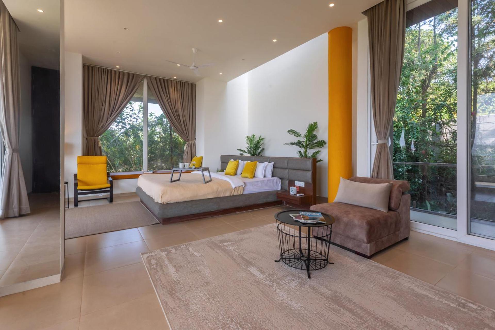 Stayvista's Watermark - Hillside Lakeview Retreat With Infinity Pool, Garden & Terrace - Near Nashik's Vineyard Haven Nashik
