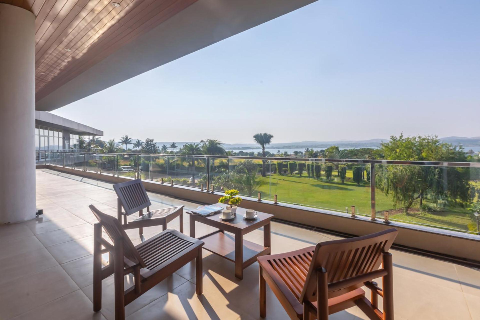 Stayvista's Watermark - Hillside Lakeview Retreat With Infinity Pool, Garden & Terrace - Near Nashik's Vineyard Haven Nashik