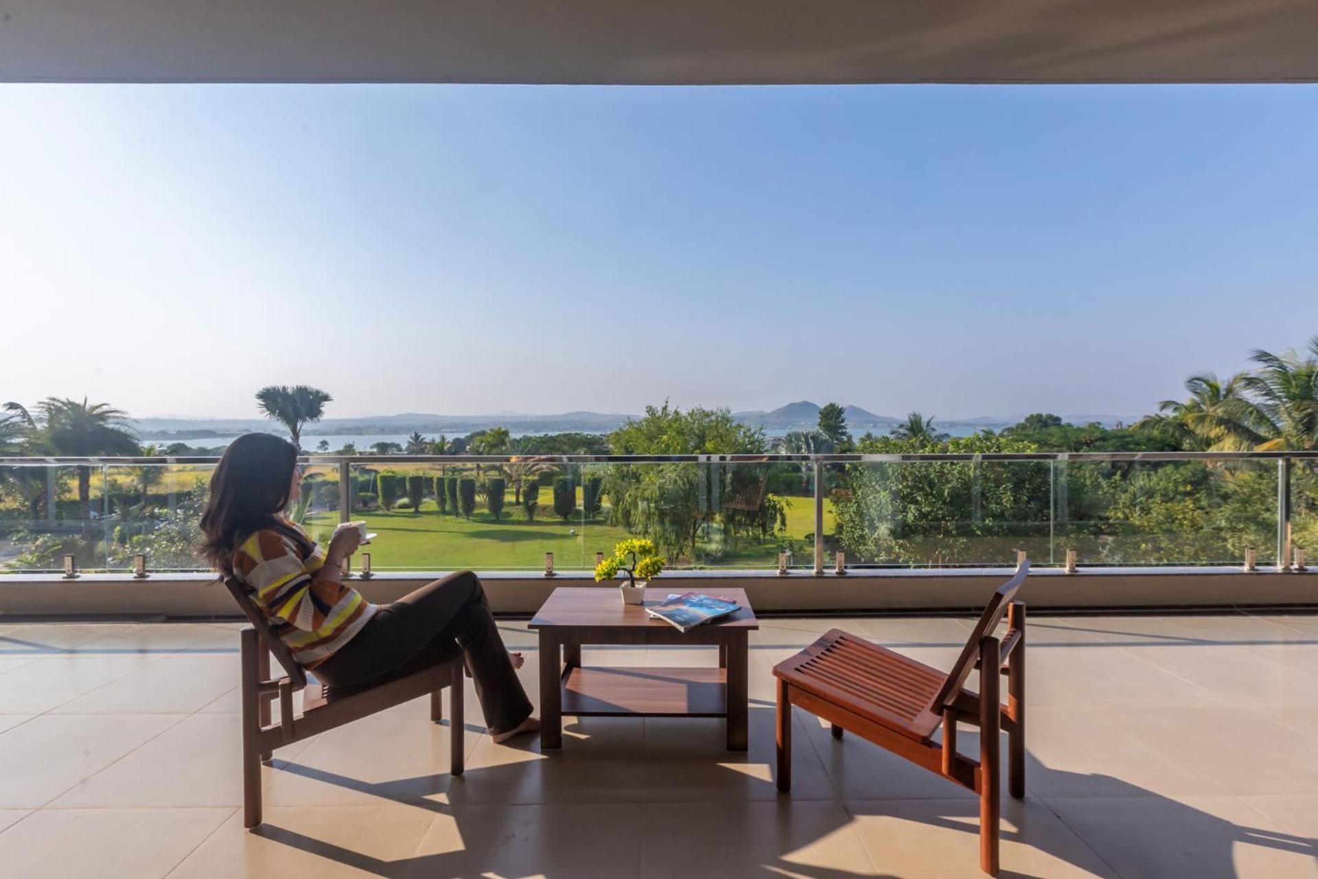 Villa Stayvista's Watermark - Hillside Lakeview Retreat With Infinity Pool, Garden & Terrace - Near Nashik's Vineyard Haven *