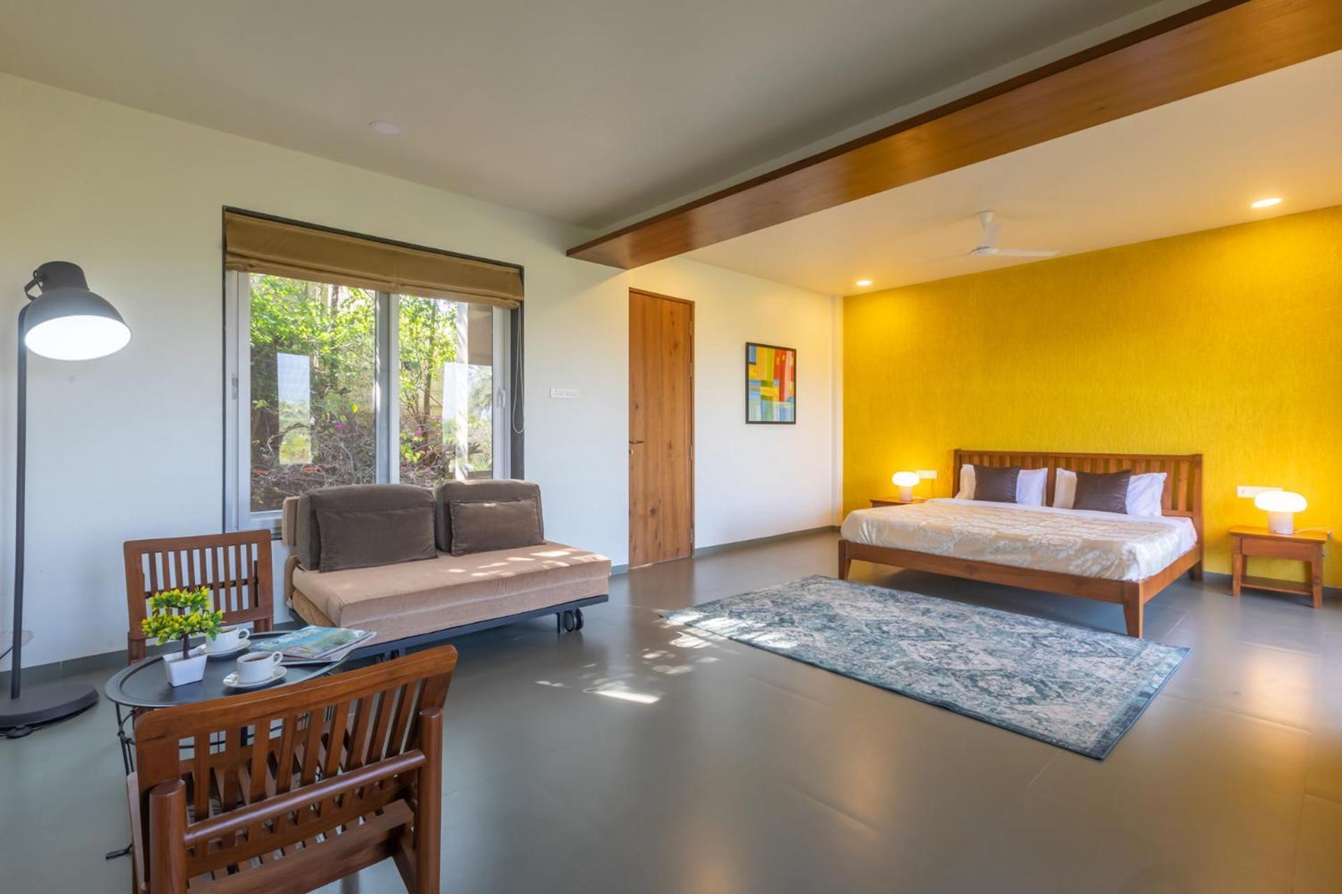 Stayvista's Watermark - Hillside Lakeview Retreat With Infinity Pool, Garden & Terrace - Near Nashik's Vineyard Haven *