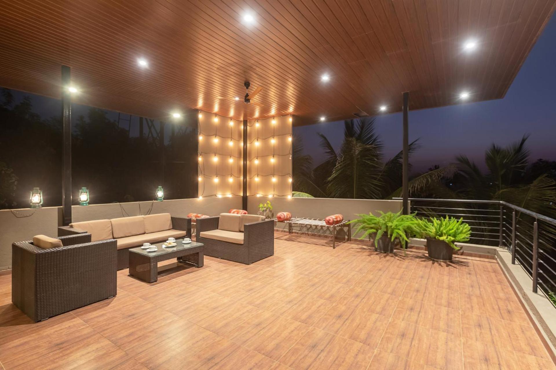 Stayvista's Watermark - Hillside Lakeview Retreat With Infinity Pool, Garden & Terrace - Near Nashik's Vineyard Haven Villa