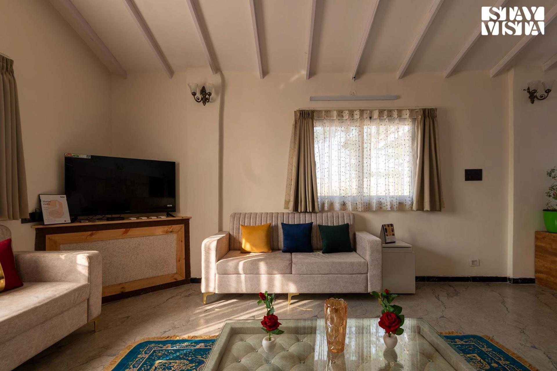 Villa Stayvista's Harvest Haven - Pool-view With Deck & Machan Near Sula Nashik