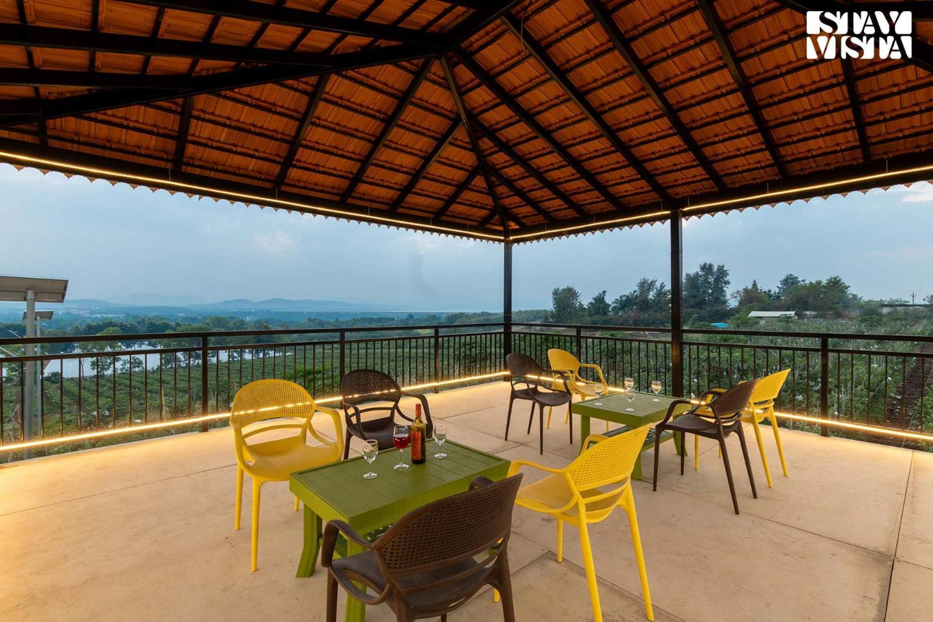 Stayvista's Harvest Haven - Pool-view With Deck & Machan Near Sula * Nashik