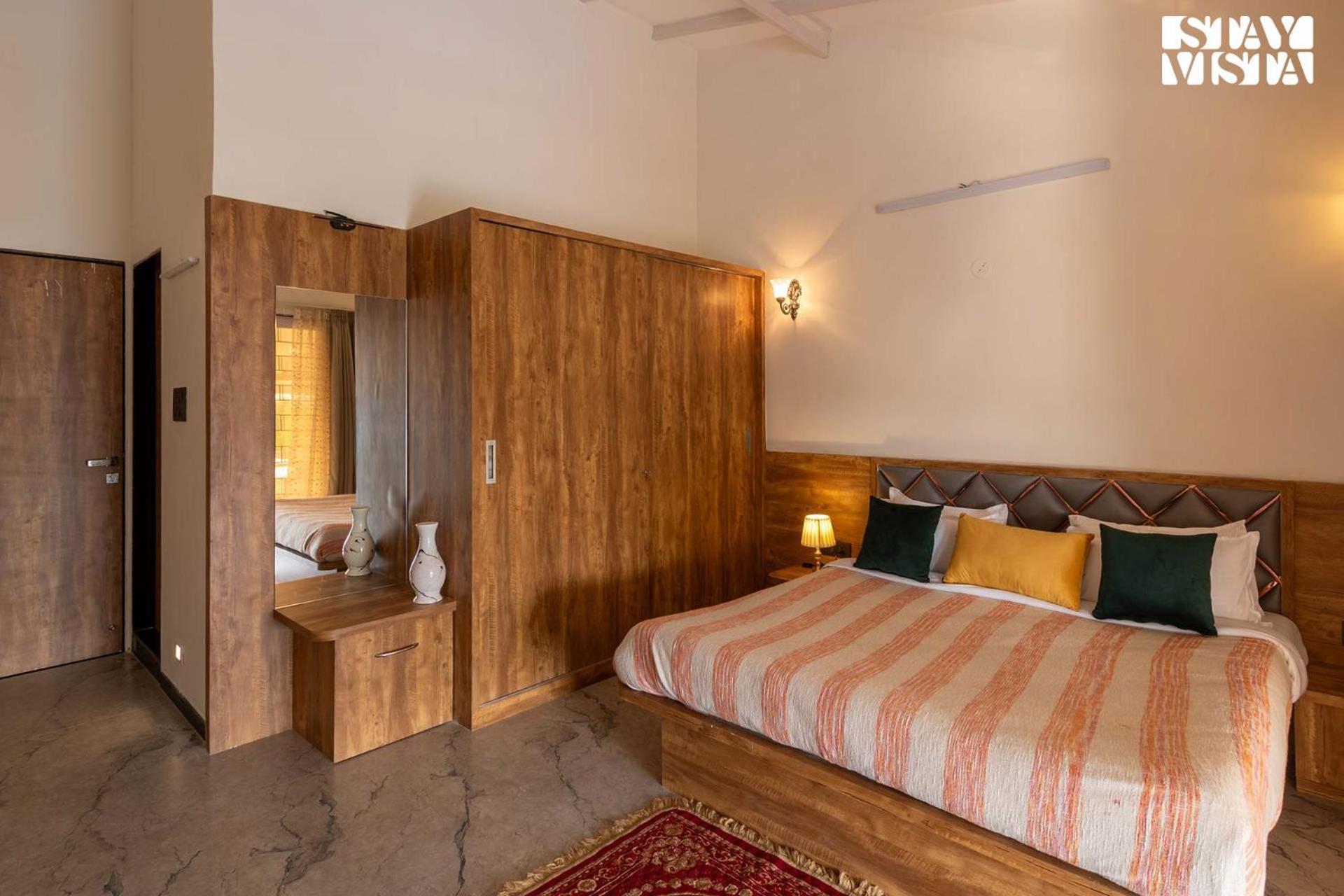 Stayvista's Harvest Haven - Pool-view With Deck & Machan Near Sula * Nashik
