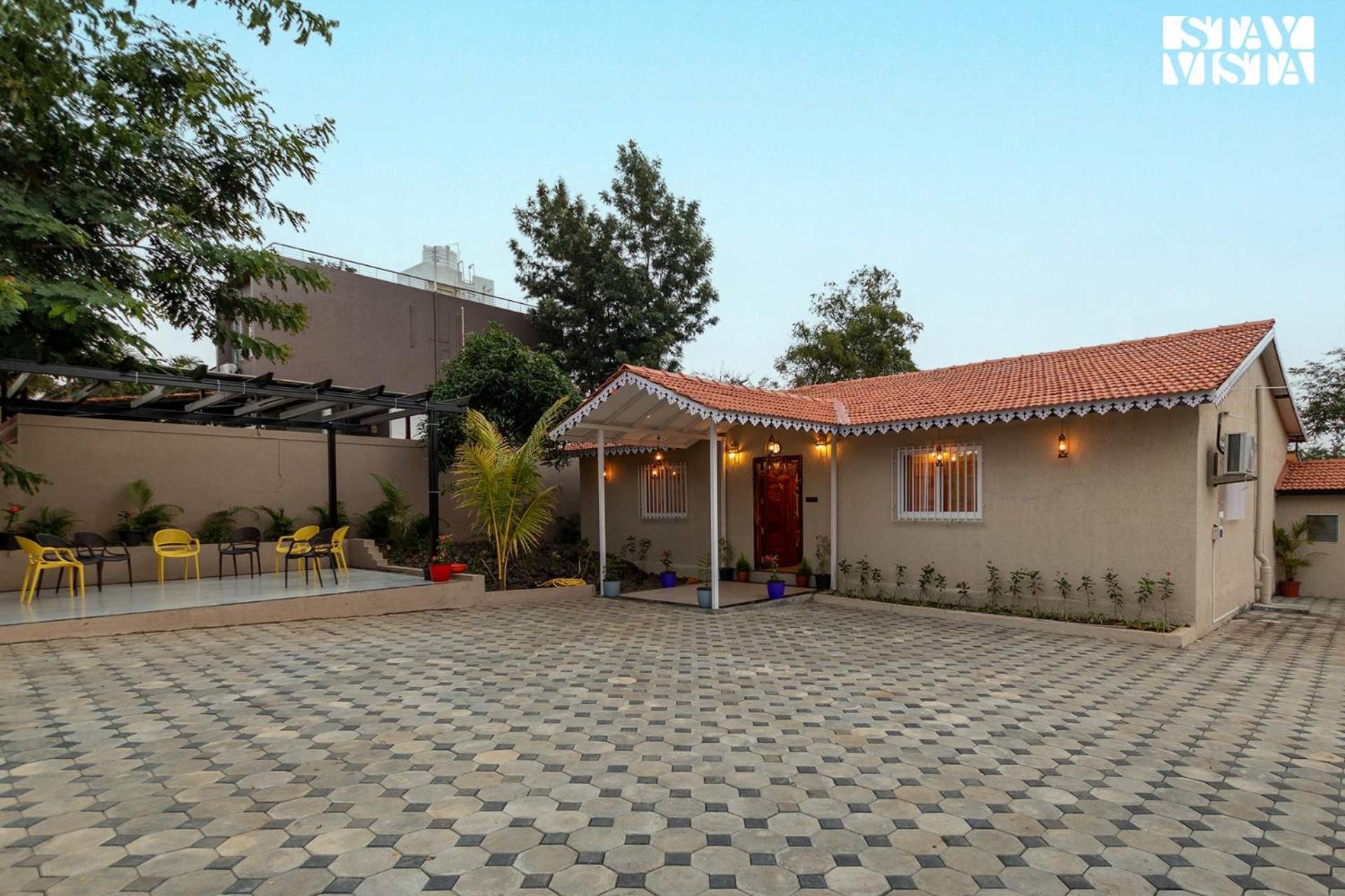 Stayvista's Harvest Haven - Pool-view With Deck & Machan Near Sula