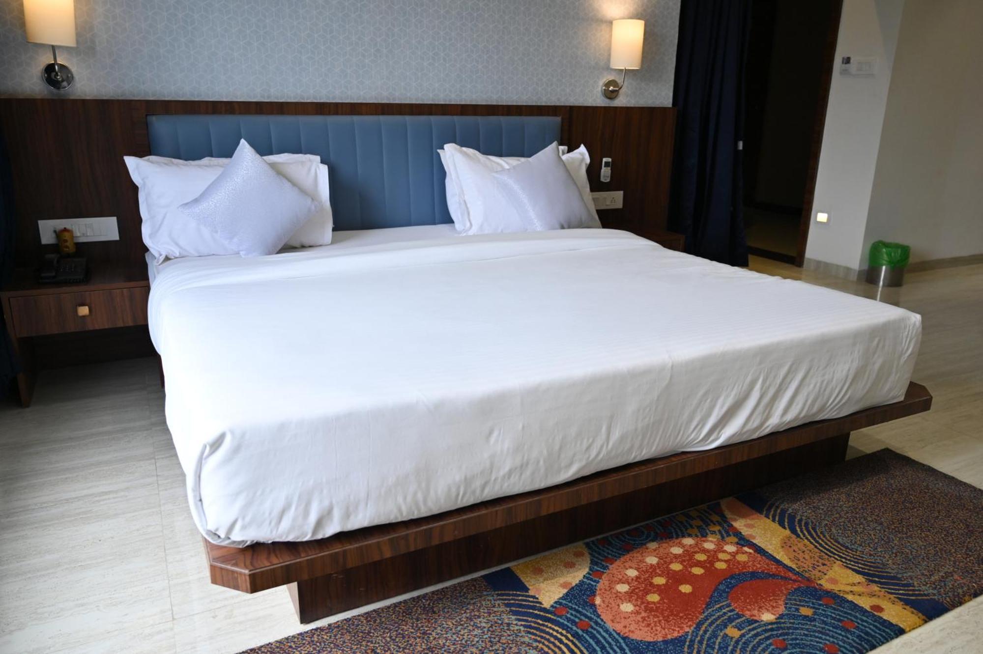 Hotel The One