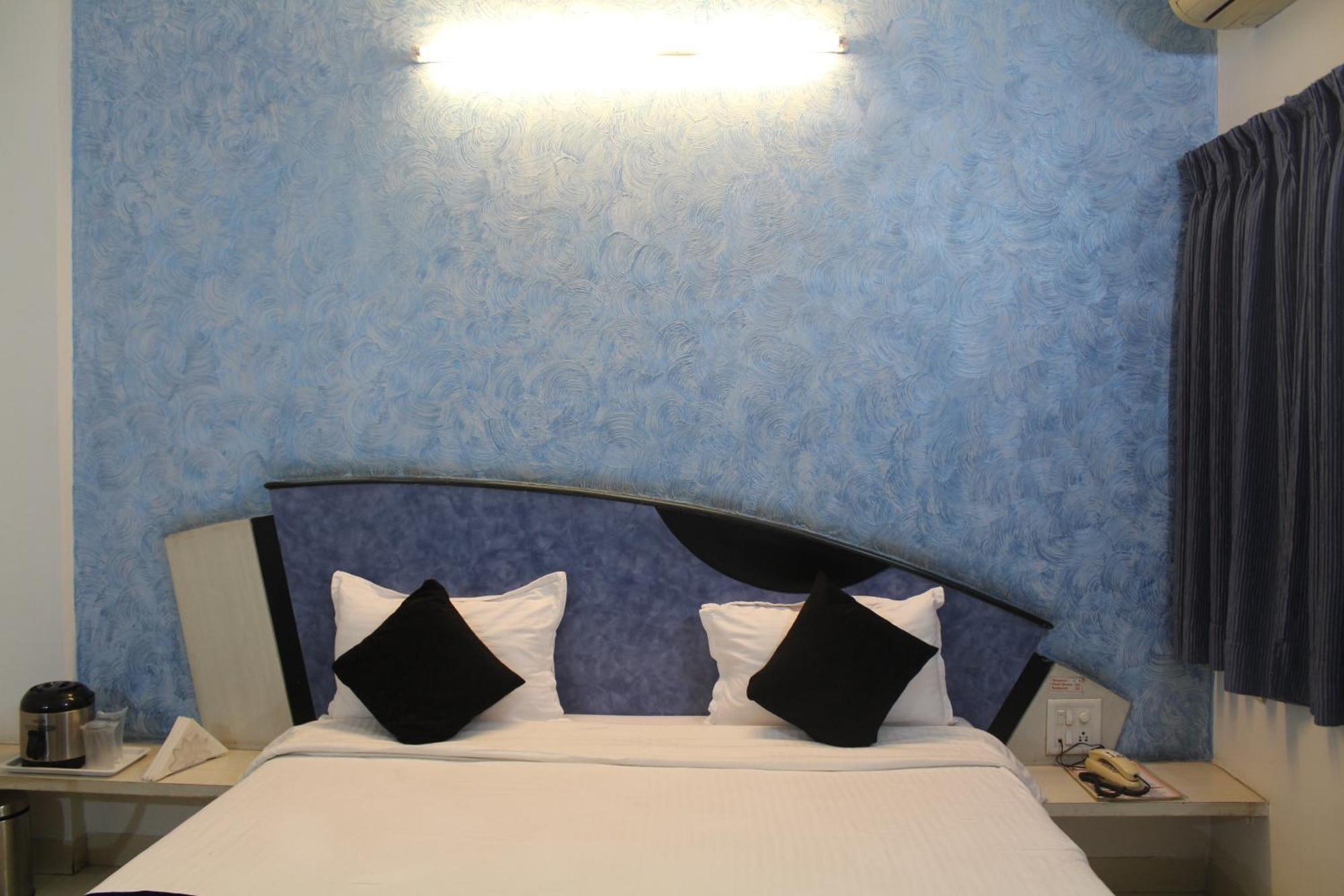 Cool Palace Hotel 2*