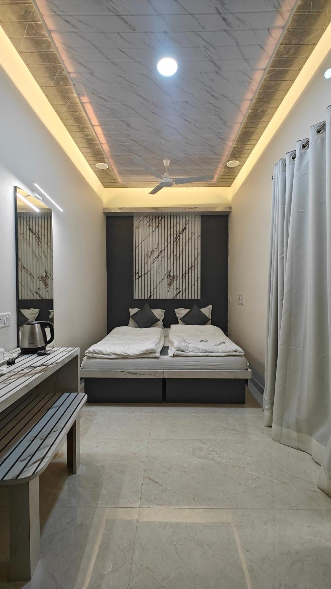 Cool Palace 2* Nashik