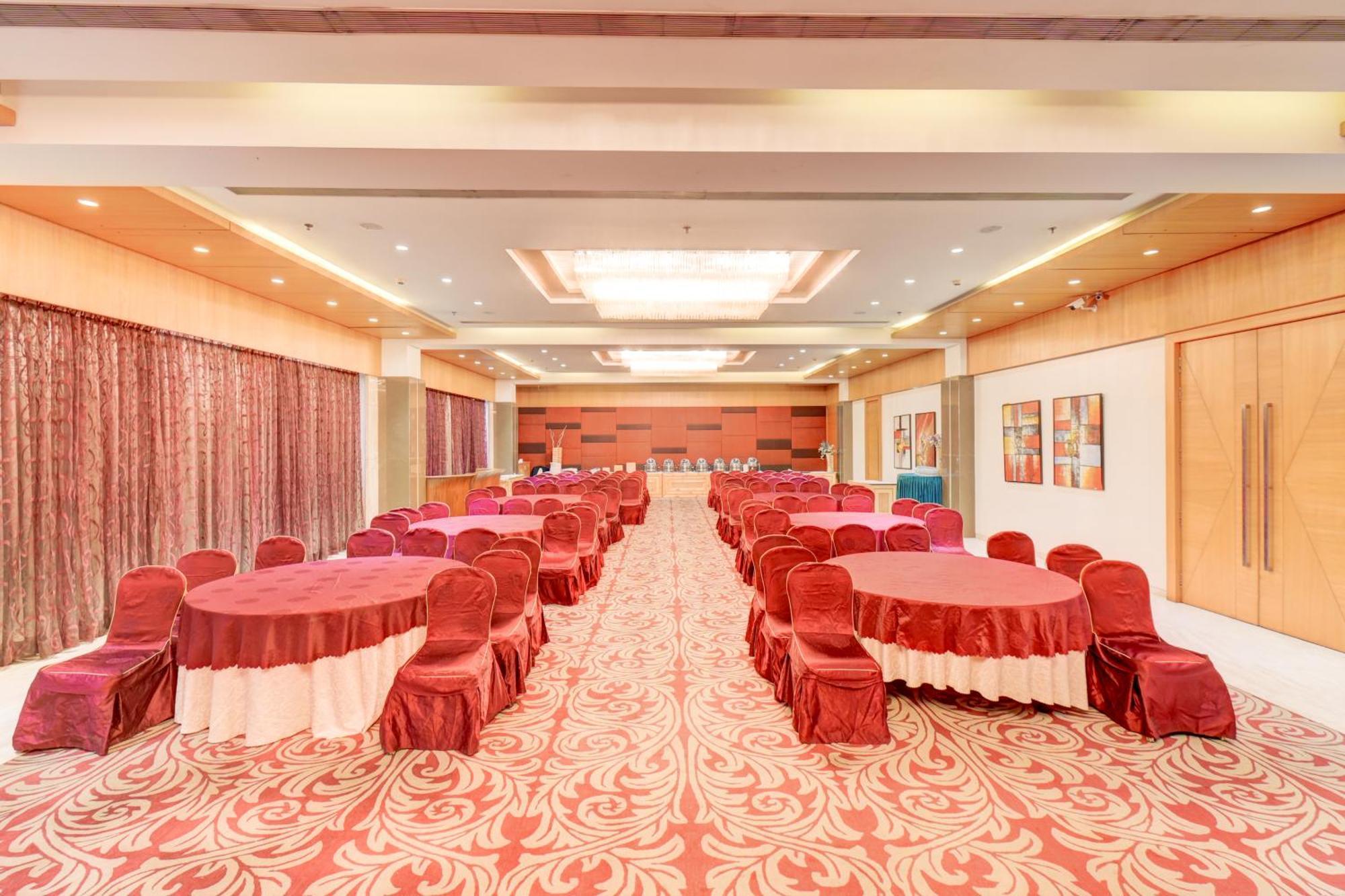 The Ssk Solitaire & Banquets Hotel