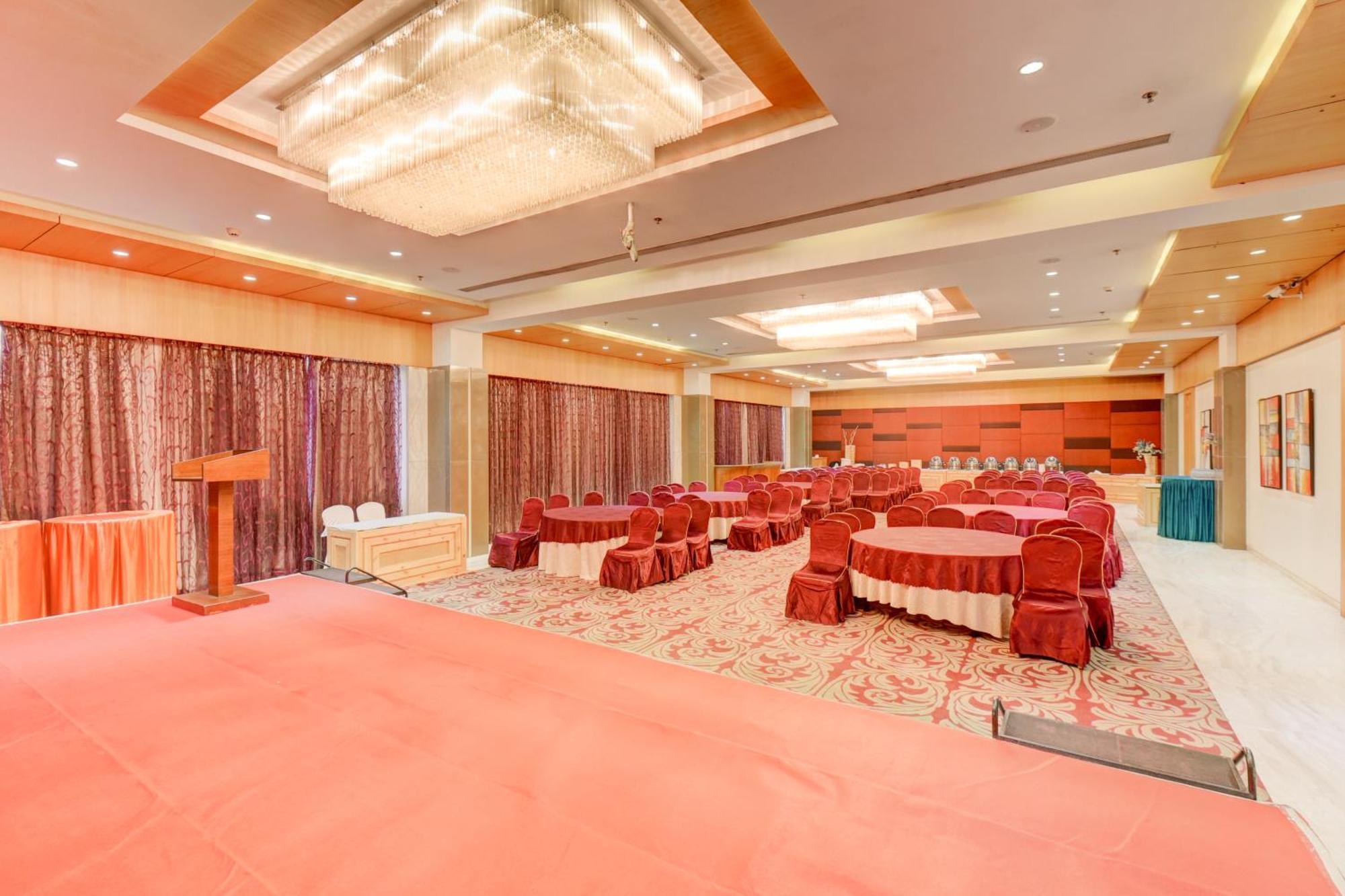 The Ssk Solitaire & Banquets 3* Nashik