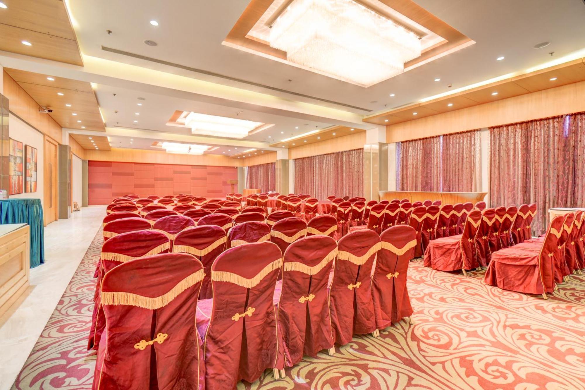 The Ssk Solitaire & Banquets Hotel